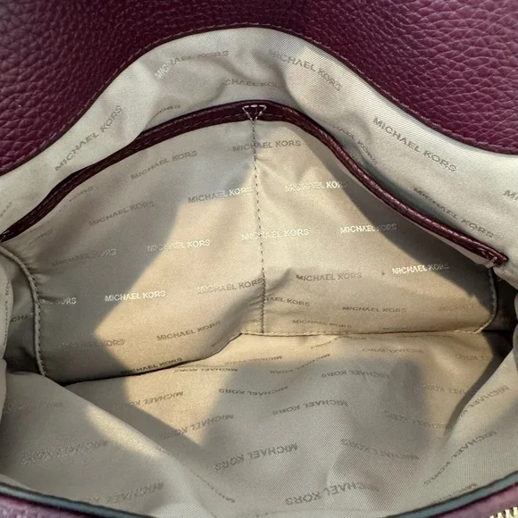 Michael Kors Maroon Jet Set Shoulder Bag - Picture 8 of 10